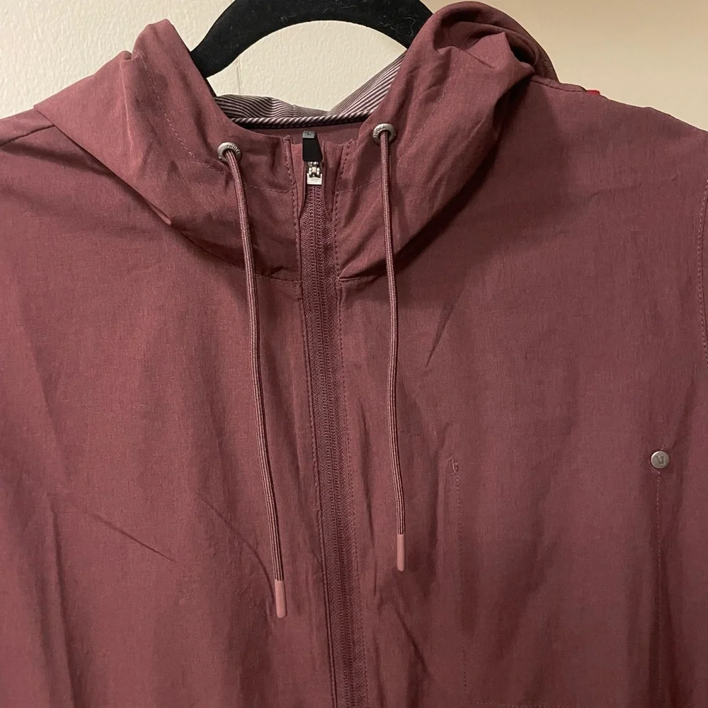 Vuori Outdoor Trainer Shell Jacket, Size Medium - Picture 4 of 9